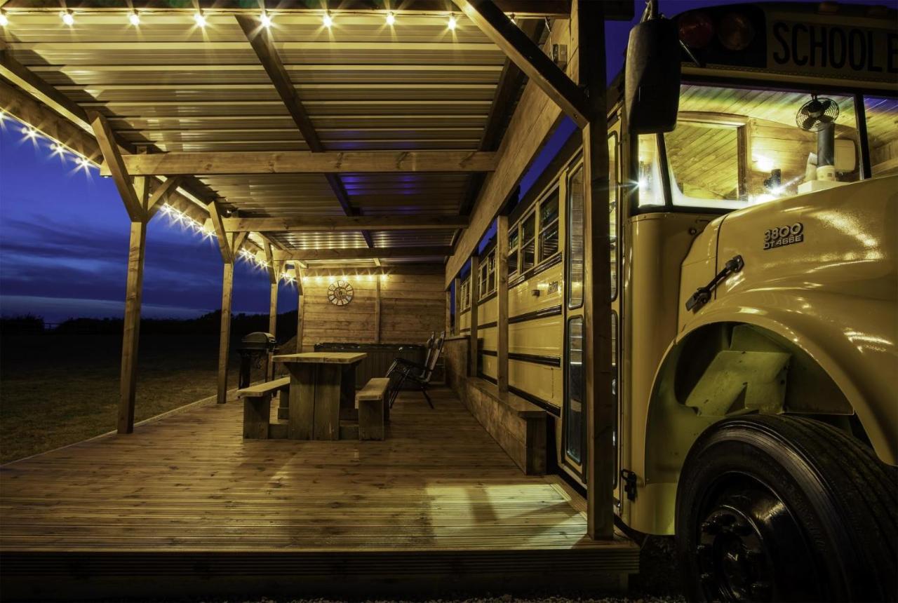 American School Bus - 1 Bedroom - Blossom Farm - Tiers Cross Johnston Экстерьер фото
