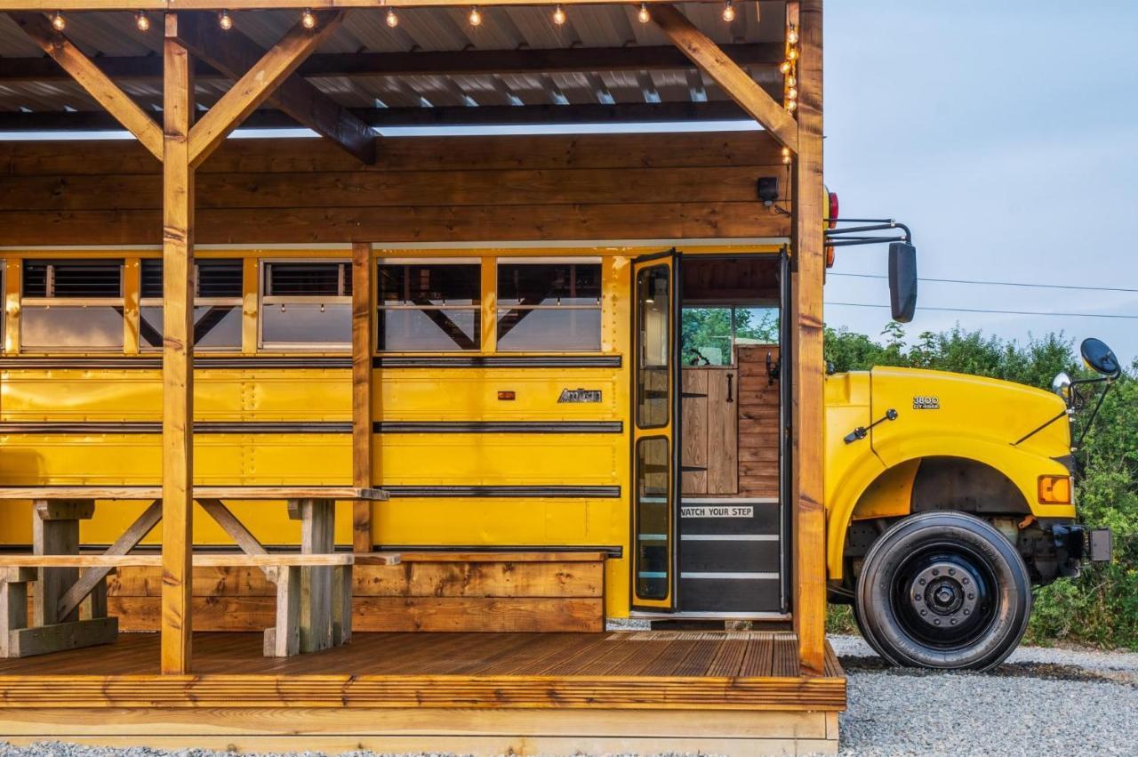 American School Bus - 1 Bedroom - Blossom Farm - Tiers Cross Johnston Экстерьер фото